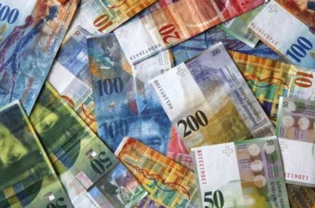 Kosovarja ia mori gati 300 mijë frang 80-vjeçarit në Zvicër, i shpenzoi në bixhoz
