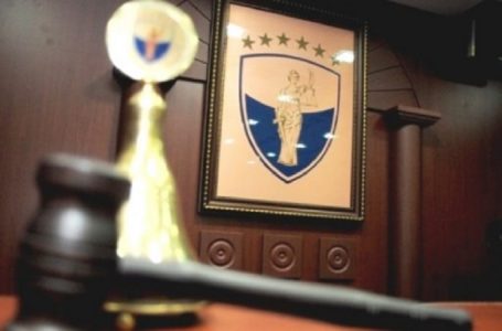 Gjyqtari i Gjykatës Kushtetuese jep dorëheqje