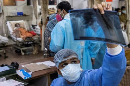 India kërkon që të hiqen postimet për “variantin indian” të Covid-19