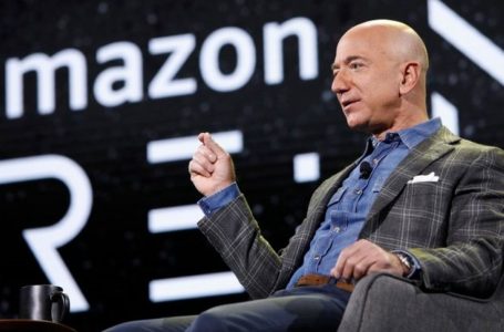 Jeff Bezos do të tërhiqet zyrtarisht më 5 korrik nga pozita e shefit ekzekutiv të Amazon