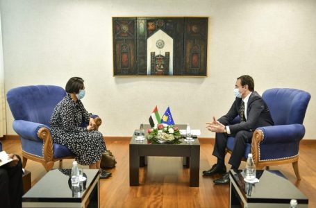 Kryeministri Albin Kurti, priti në takim ambasadoren e Emirateve të Bashkuara Arabe