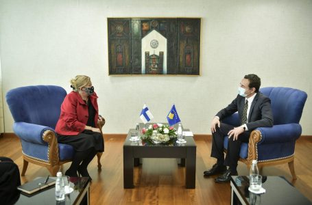 Kryeministri Albin Kurti priti në takim Ambasadoren e Finlandës në Kosovë, Pia Stjernvall