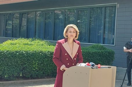 Mimoza Kusari-Lila: Deputetët e PDK-së e kërcënuan Gërvallën
