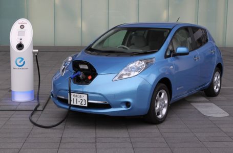 Shitjet e automjeteve elektrike në këtë 10 vjeçar mund të arrijnë 145 milion në nivelin global