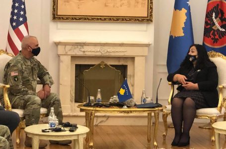 Presidentja Osmani nderon kontributin e ushtarëve amerikanë