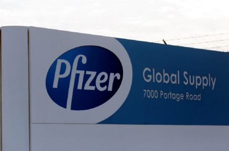 Pfizer paralajmëron që vaksina kundër Covid do të bëhet çdo vit