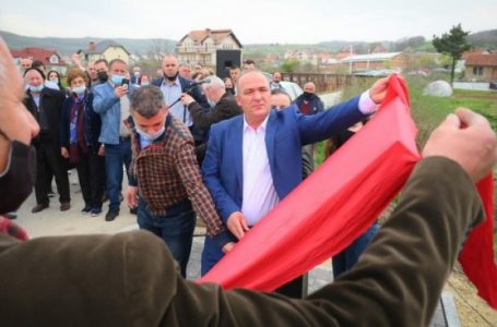 Bëhet përurimi i pllakës përkujtimore për 31 të rënët në urën e Lluzhanit