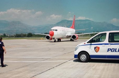 Arrestohen në Rinas 9 persona për veprën penale ”Kalimi i paligjshëm i kufijve”