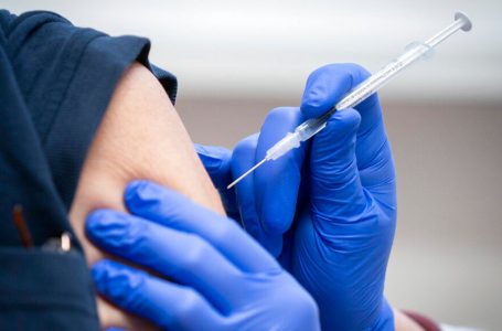 Sa kohë pas vaksinës anti-COVID mund të përjetoni efekte anësore?