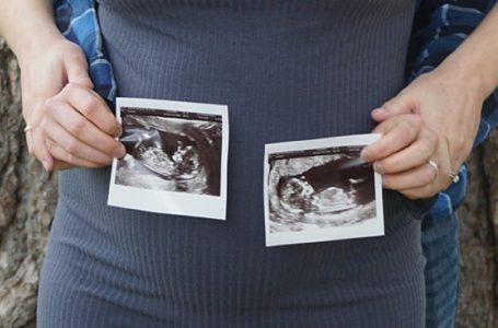 Komplikimet e zakonshme në shtatzënitë me binjakë