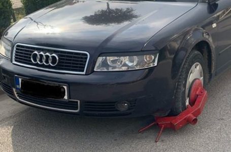 Në Shëngjin policia dënon veturat nga Kosova, por jo ato nga Shqipëria