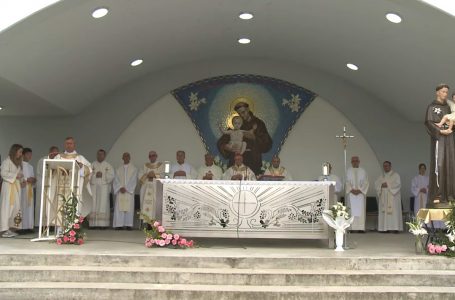 Besimtarët katolik në Gjakovë kremtuan festën e Shën Ndout