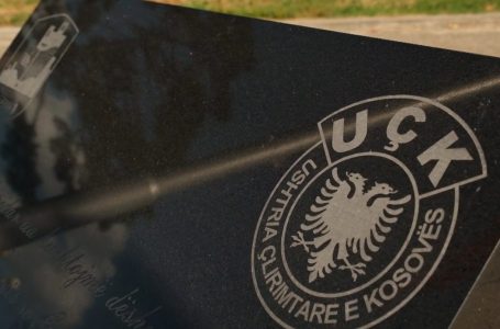 Në 22 vjetorin e çlirimit nderohen me homazhe dëshmorët dhe martirët e Gjakovës