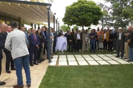 Komuna e Gjakovës ndan mirënjohje për familjet e të rënëve në luftën e fundit