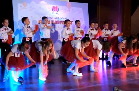 Me program të larmishëm nxënësit e shkollës “Mehmet Akif” shënojnë festën e Abetares