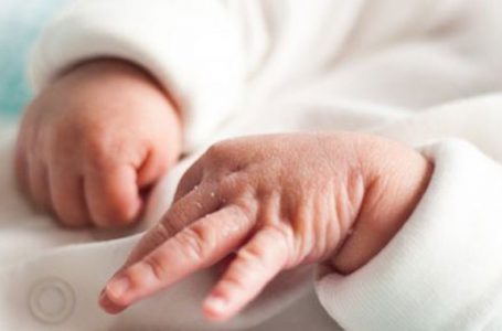 11 vjeçarja lind fëmijë, besohet se është mamaja më e re në Britani