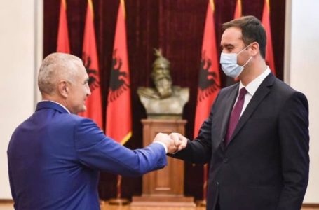 Presidenti Meta sot vizitë zyrtare në Kosovë