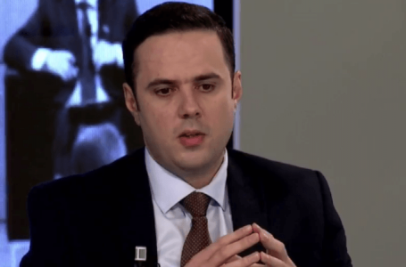 ​Abdixhiku e quan të shkretë zëdhënësin e Qeverisë Kurti