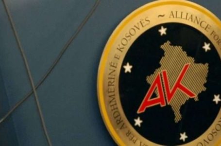 AAK prezanton emrat e 13 kandidatëve për kryetarë komunash
