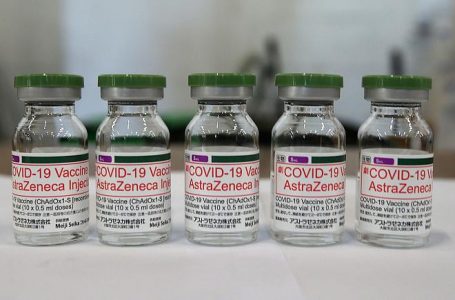 AstraZeneca detyrohet t’i jap BE-së 50 milionë vaksina deri në fund të shtatorit