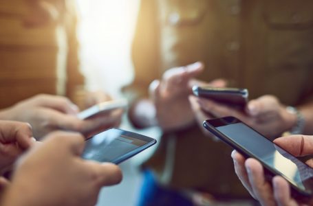 Përdorimi i internetit nga celularët shënon rritje, 33% më shumë se vitin e kaluar