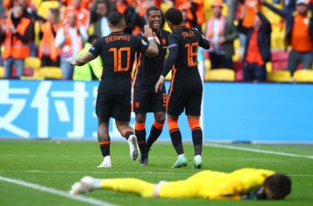 Shtatë minuta, dy gola nga Holanda (VIDEO)