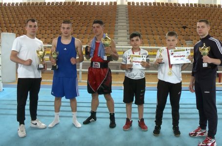 Mbahet turneu tradicional i boksit “14 Qershori”