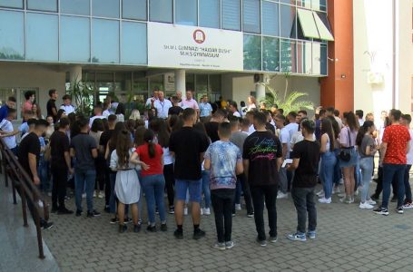 1224 maturantë sot iu nënshtruan testit të maturës në komunën e Gjakovës