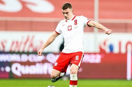 Kacper Kozlowski, bëhet lojtari më i ri që luan në një Kampionat Evropian