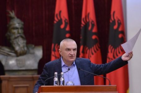 Sot votohet shkarkimi i Metës në Kuvendin e Shqipërisë
