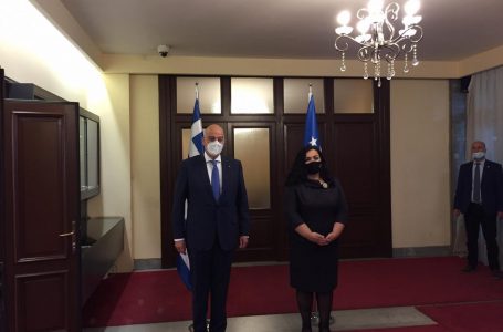 Presidentja Osmani pret në takim kryediplomatin grek