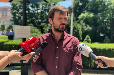 PSD dorëzon në Kuvend peticionin me nënshkrime për faljen e gjobave gjatë pandemisë