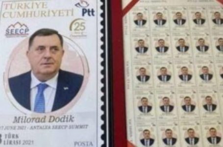 Mohuesi i Masakrës së Srebrenicës në pullën postare të Turqisë, nxiten reagime të ashpra