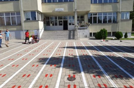 MAShTI: Të hënën të gjitha shkollat në pushim