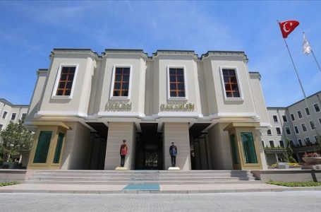 Turqia kthen pezullimin e fluturimeve nga disa shtete për shkak të Covid-19