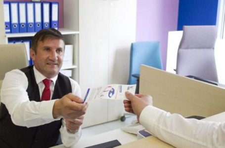 Drejtori i Telekomit jep dorëheqje