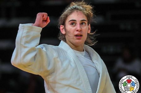 Nora Gjakova ‘demolon’ kundërshtaren serbe, kalon në gjysmëfinale të Grand Slamit të Bakut