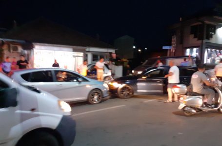 Aksident trafiku me dëme materiale në afërsi të urës së Taliqit (FOTO)