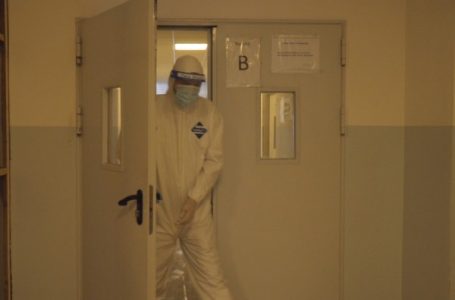 Aktualisht 79 pacientë me COVID-19 po trajtohen në SHSKUK