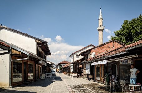 Bashkëjetonte me një vajzë të mitur, burri në Gjakovë përfundon në Polici