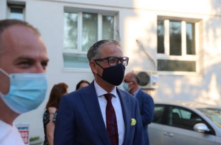 Këto janë masat e reja kufizuese të miratuara nga qeveria për Covid-19