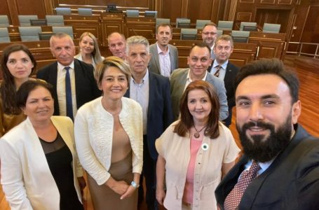 6 deputetë që njohin pavarësinë e Kosovës, reagon Serbia