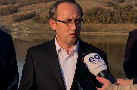 Hoti: Qeverisja e dobët e Kurtit ka qenë e pritur qysh nga fillimi
