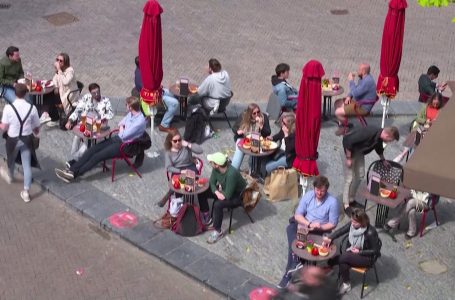 Holanda dhe Spanja rikthejnë kufizimet për shkak të variantit Delta