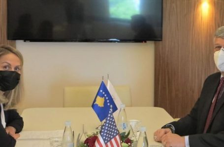 Kryetarja e Gjykatës Kushtetuese priti në takim ambasadorin Kosnett