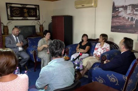 Partitë politike urojnë festën e Kurban Bajramit
