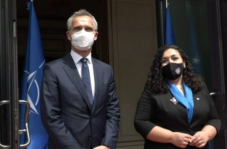 Presidentja Osmani pret në takim sekretarin e NATO-s