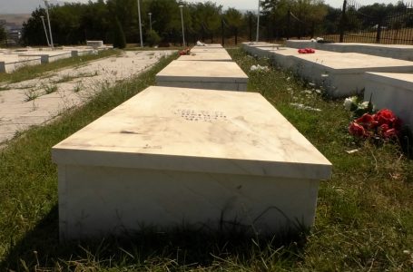 Varrezat në Çabrat në gjendje të mjerueshme
