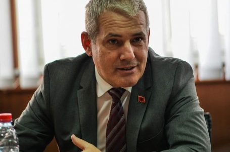 Sveçla: Po punojmë për të shuar zjarret, u arrestuan dy persona