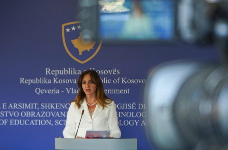 Ministrja Nagavci reagon ndaj raportimit për lënien anash të fëmijëve të komuniteteve në Pejë